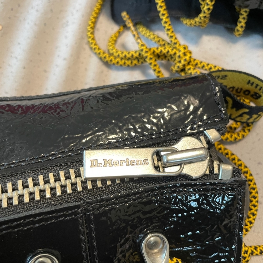 Dr. Martens GHILANA MAX DISTRESSED PATENT LEATHER PLATFORM BOOTS women size 7 - Picture 9 of 9